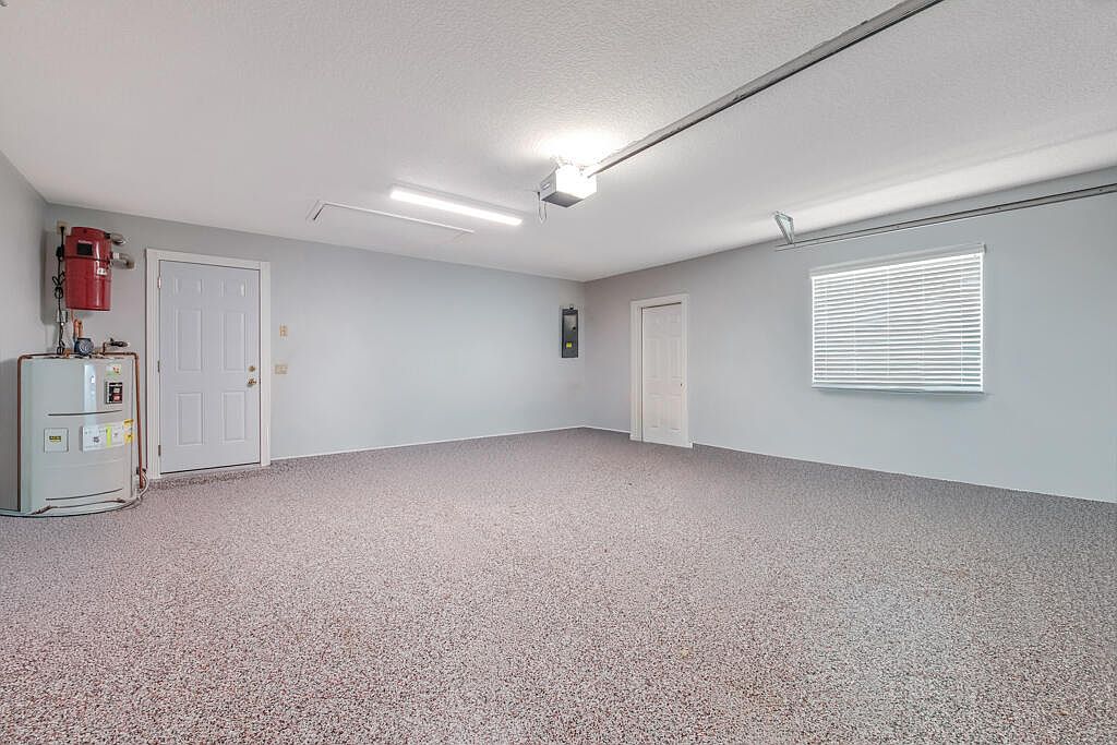 Epoxy paint chip garage floor
